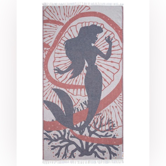 NWT Sand Cloud Disney Scallop Mermaid Ariel Towel - Picture 4 of 11